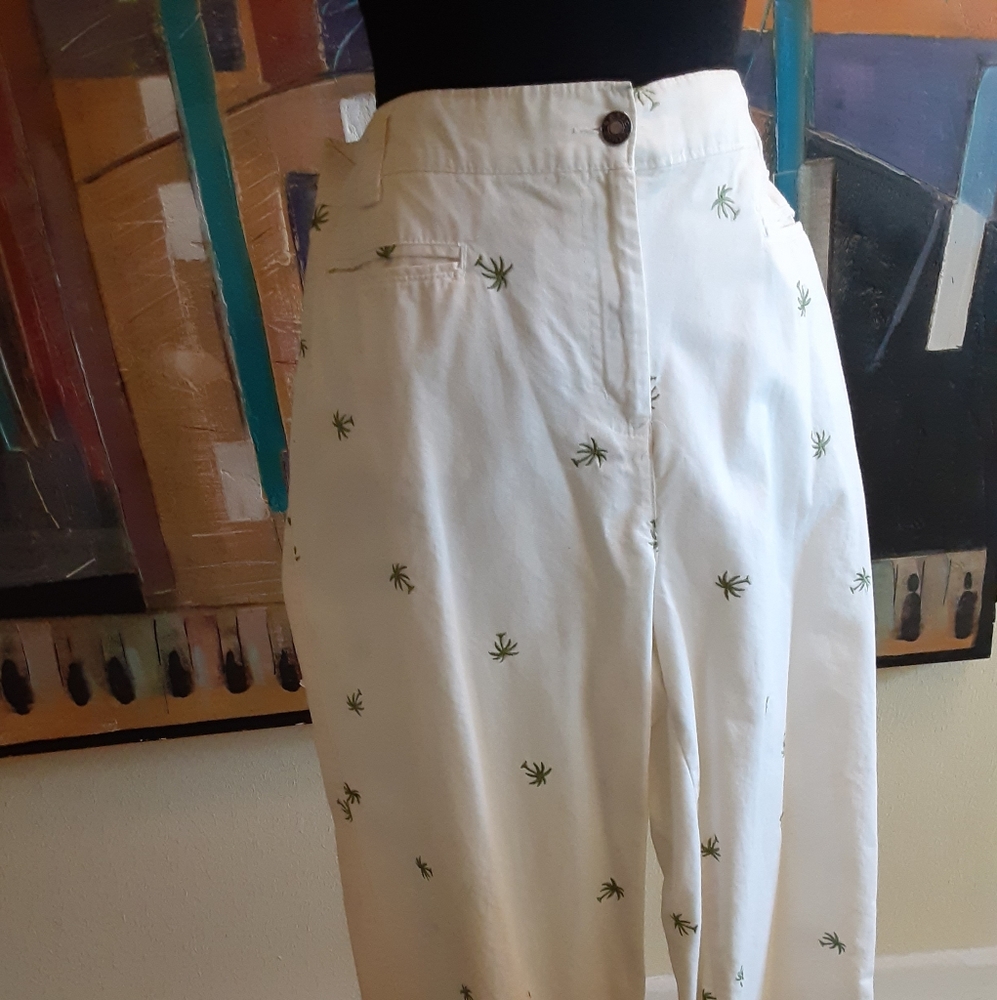Palm design Embroidered Capri length pants